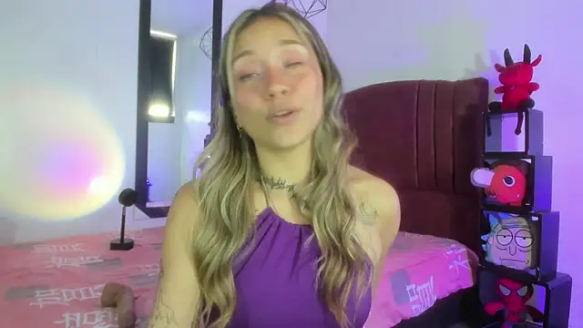 Snapshot of alisson_zafiro_ chatting on December 2024 03:22:02 PM alisson zafiro online show from December 2024 03:22:02 PM
