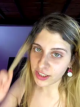 FlorBich online show from October 2025 05:37:02 AM