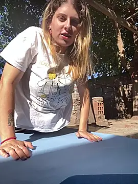 FlorBich online show from March 2026 07:42:01 PM