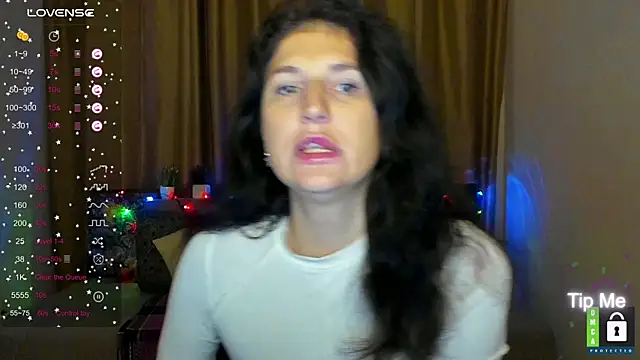 Alianna Solo Kisses online show from November 2025 06:27:01 AM