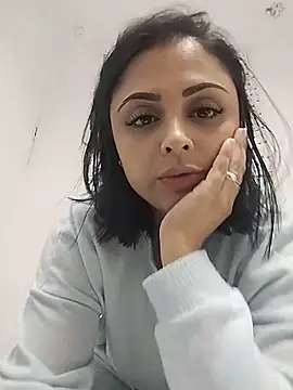 MelannyBell online show from November 2025 05:57:01 PM