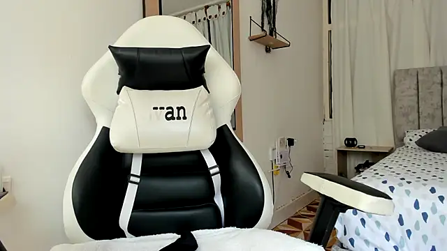 Valerioe online show from October 2025 02:13:01 PM