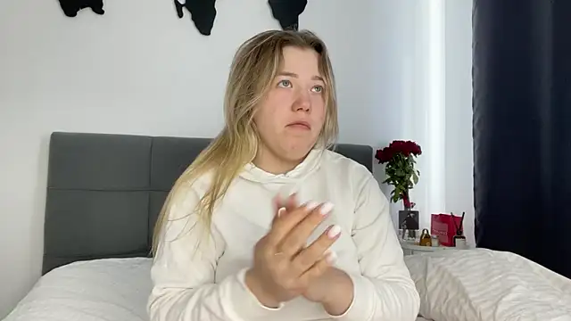 Embersweetbunny online show from February 2025 11:49:01 AM