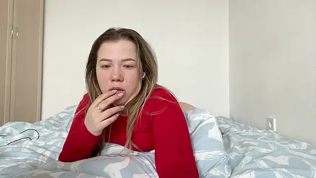 Embersweetbunny online show from March 2025 09:45:02 AM