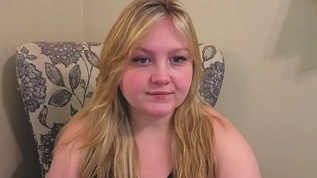 PhatAssBlond online show from April 2026 08:25:02 PM