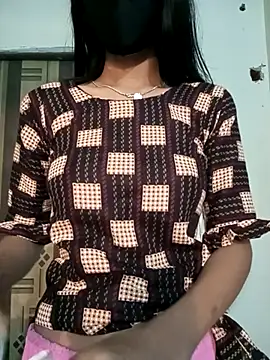 Raya-Moni online show from November 2025 01:54:02 PM