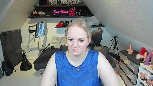 Snapshot of caro_kitten chatting on January 2025 08:18:02 AM caro kitten online show from January 2025 08:18:02 AM