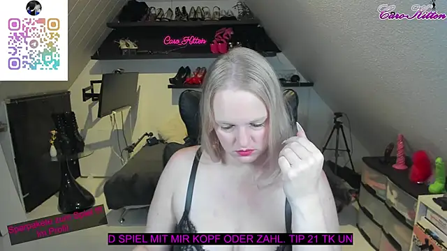 Snapshot of caro_kitten chatting on October 2025 10:12:01 AM caro kitten online show from October 2025 10:12:01 AM