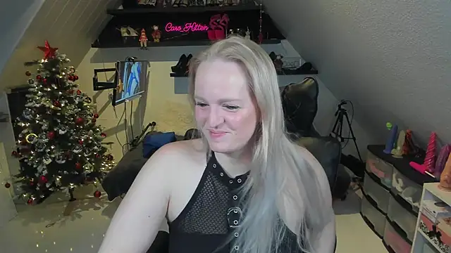 Snapshot of caro_kitten chatting on December 2025 09:16:02 AM caro kitten online show from December 2025 09:16:02 AM