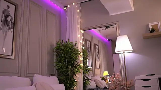 NicoleCellini online show from February 2026 07:15:01 PM