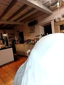 Snapshot of Jade_Emeraud chatting on January 2025 06:03:02 PM Jade Emeraud online show from January 2025 06:03:02 PM