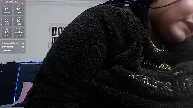 Alisteresa  online show from December 2024 10:34:02 PM