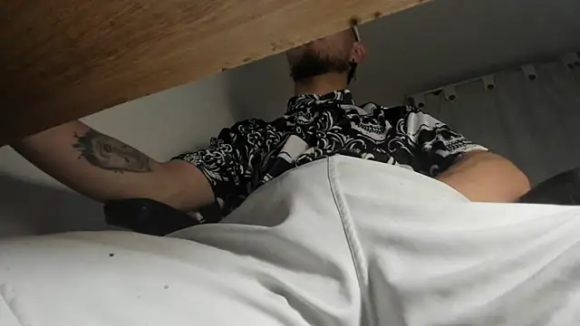 s sven03 online show from February 2025 04:18:02 AM