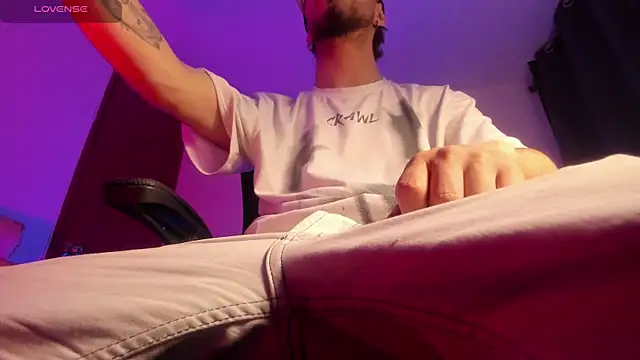 s sven03 online show from December 2025 01:14:01 AM