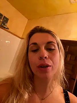 Snapshot of eskarlata255 chatting on October 2025 11:57:01 PM eskarlata255 online show from October 2025 11:57:01 PM