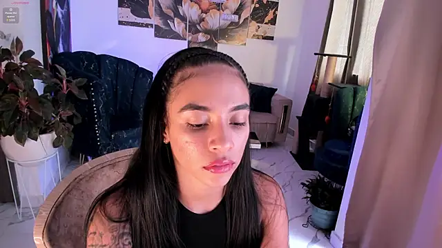 pretty pettite online show from February 2026 07:17:02 PM