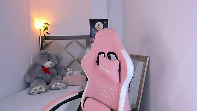 Adria ross online show from February 2025 01:44:01 PM