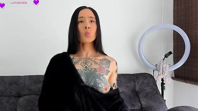 VeronicaTonu online show from October 2025 02:28:01 PM