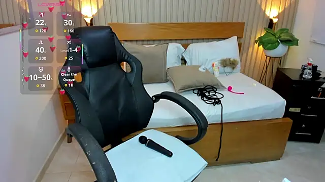 luciana ballesteros  online show from April 2026 12:05:02 PM