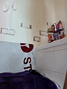 EmySkinny85 online show from March 2026 04:44:02 PM