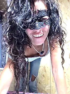 Snapshot of EmySkinny85 chatting on July 2026 08:33:01 PM EmySkinny85 online show from July 2026 08:33:01 PM