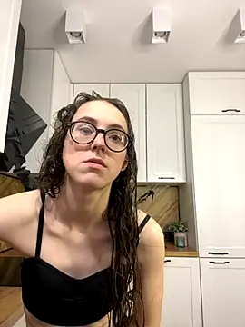 MartiniiSelenna online show from November 2025 07:00:01 AM