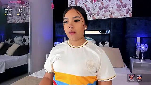 Snapshot of MarianaGarciaa__ chatting on June 2026 06:24:02 PM MarianaGarciaa online show from June 2026 06:24:02 PM
