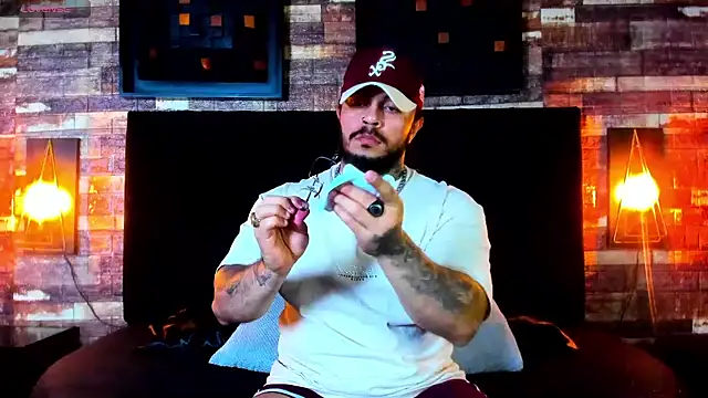 Van Velckan online show from January 2025 03:48:01 AM