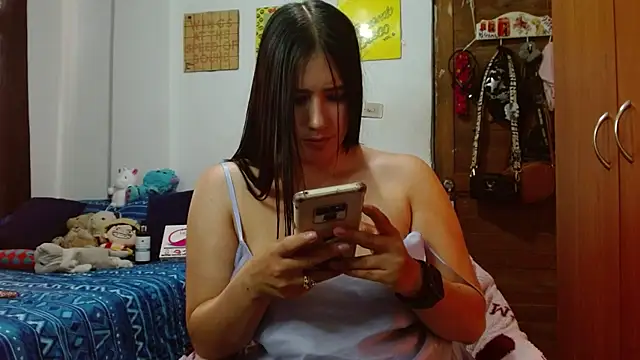 Snapshot of Naomi_D chatting on February 2025 10:25:02 PM Naomi D online show from February 2025 10:25:02 PM