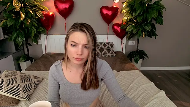 IceDanielles online show from February 2025 03:38:01 PM