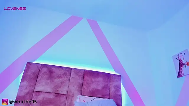 isabella whiithe online show from February 2025 11:41:02 PM