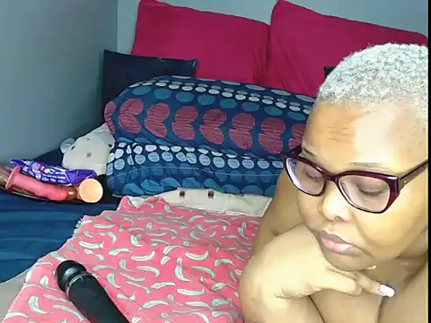 Snapshot of fatafricanqueen chatting on June 2026 10:41:02 AM fatafricanqueen online show from June 2026 10:41:02 AM
