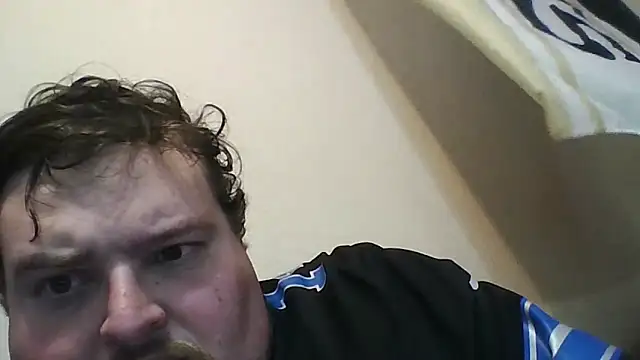 Snapshot of YelpedAverting chatting on September 2025 11:07:01 PM YelpedAverting online show from September 2025 11:07:01 PM