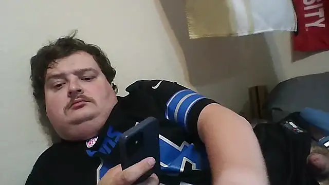 Snapshot of YelpedAverting chatting on October 2025 10:53:02 PM YelpedAverting online show from October 2025 10:53:02 PM