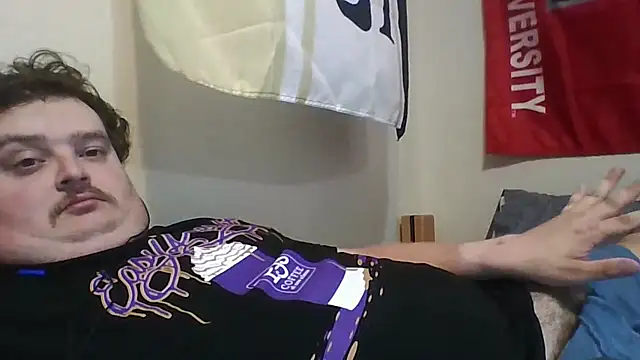 Snapshot of YelpedAverting chatting on October 2025 07:47:02 PM YelpedAverting online show from October 2025 07:47:02 PM