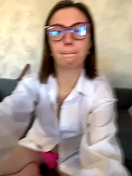 BeatriceTender online show from October 2025 09:09:01 AM