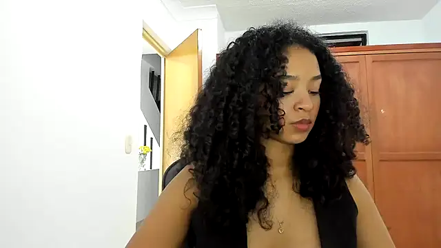 avellanatammy online show from February 2025 01:58:02 AM