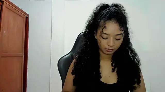 avellanatammy online show from October 2025 12:40:02 AM