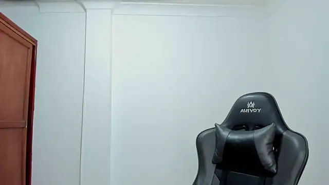 avellanatammy online show from November 2025 01:16:01 AM