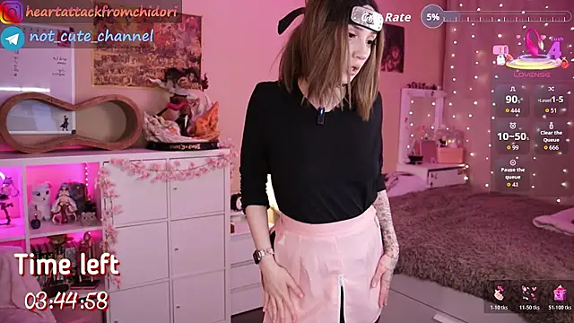 yourcutewaifu online show from October 2025 08:20:02 PM