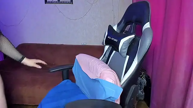 Snapshot of Milafoxxxy chatting on September 2025 08:16:01 AM Milafoxxxy online show from September 2025 08:16:01 AM