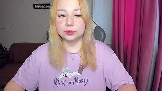 Snapshot of Milafoxxxy chatting on November 2025 10:03:01 AM Milafoxxxy online show from November 2025 10:03:01 AM