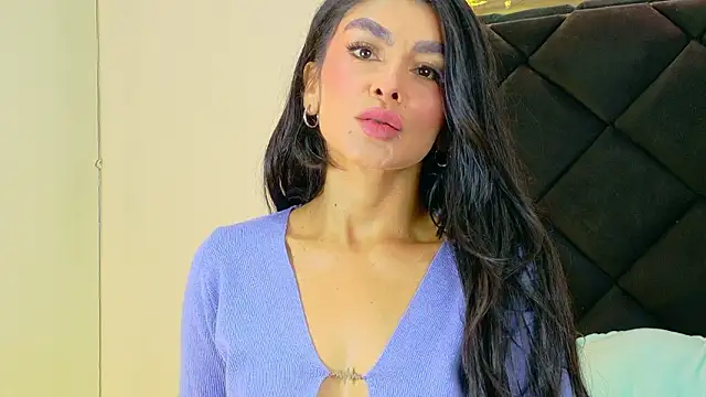 Snapshot of Holly_Brensonexx_ chatting on February 2026 12:47:02 PM Holly Brensonexx online show from February 2026 12:47:02 PM