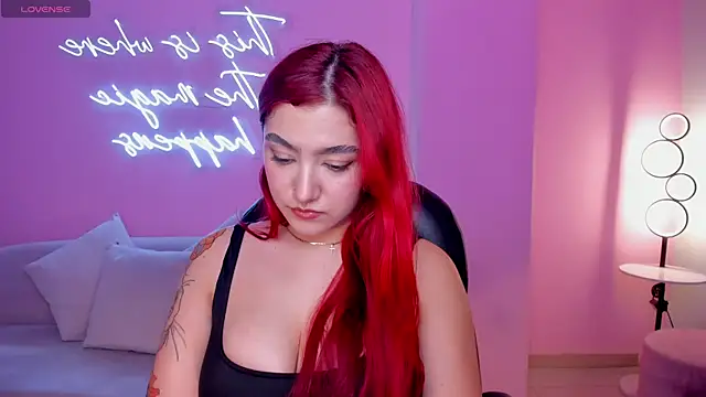 Snapshot of ViolettCastel chatting on January 2025 07:26:01 PM ViolettCastel online show from January 2025 07:26:01 PM