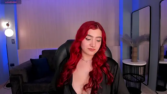 Snapshot of ViolettCastel chatting on February 2025 01:29:01 AM ViolettCastel online show from February 2025 01:29:01 AM