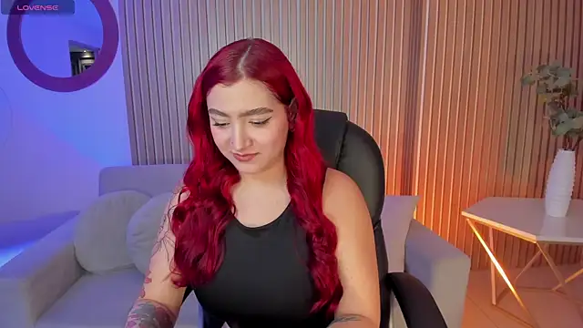 Snapshot of ViolettCastel chatting on February 2025 07:47:01 PM ViolettCastel online show from February 2025 07:47:01 PM