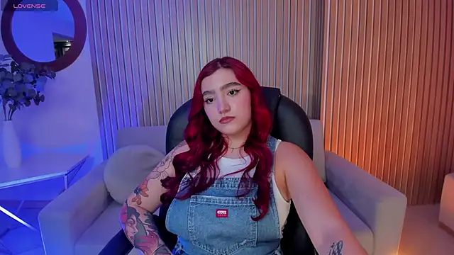 Snapshot of ViolettCastel chatting on February 2025 07:25:01 PM ViolettCastel online show from February 2025 07:25:01 PM