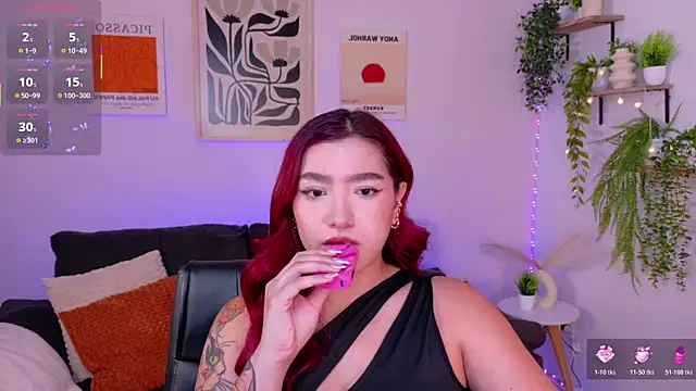 Snapshot of ViolettCastel chatting on April 2026 07:15:02 PM ViolettCastel online show from April 2026 07:15:02 PM