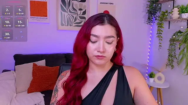 Snapshot of ViolettCastel chatting on May 2026 08:06:02 PM ViolettCastel online show from May 2026 08:06:02 PM