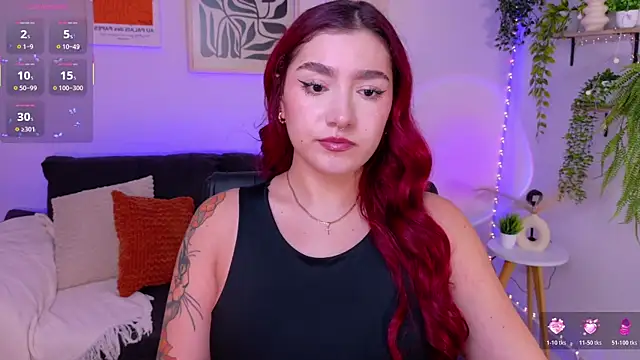 Snapshot of ViolettCastel chatting on May 2026 07:32:02 PM ViolettCastel online show from May 2026 07:32:02 PM